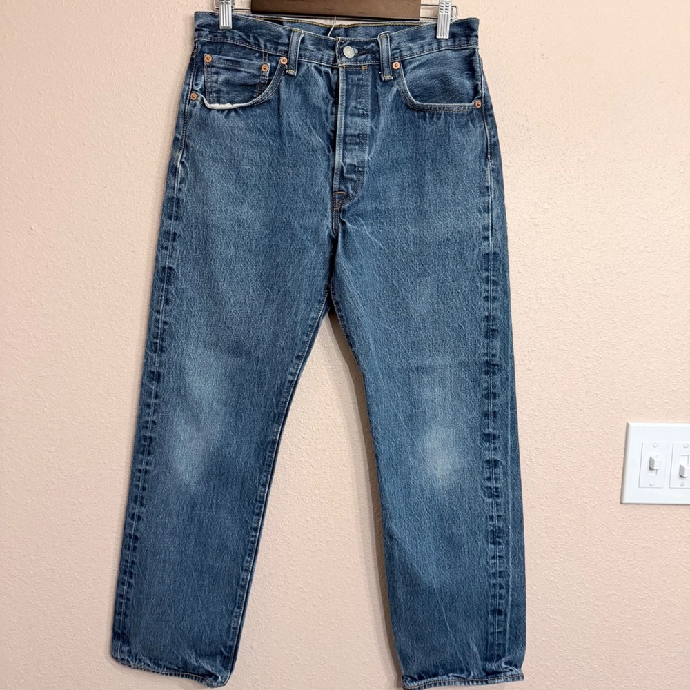 Levis 501 Original Fit Medium Wash Blue Straight Leg Button Fly Mens Y2K W33 L33